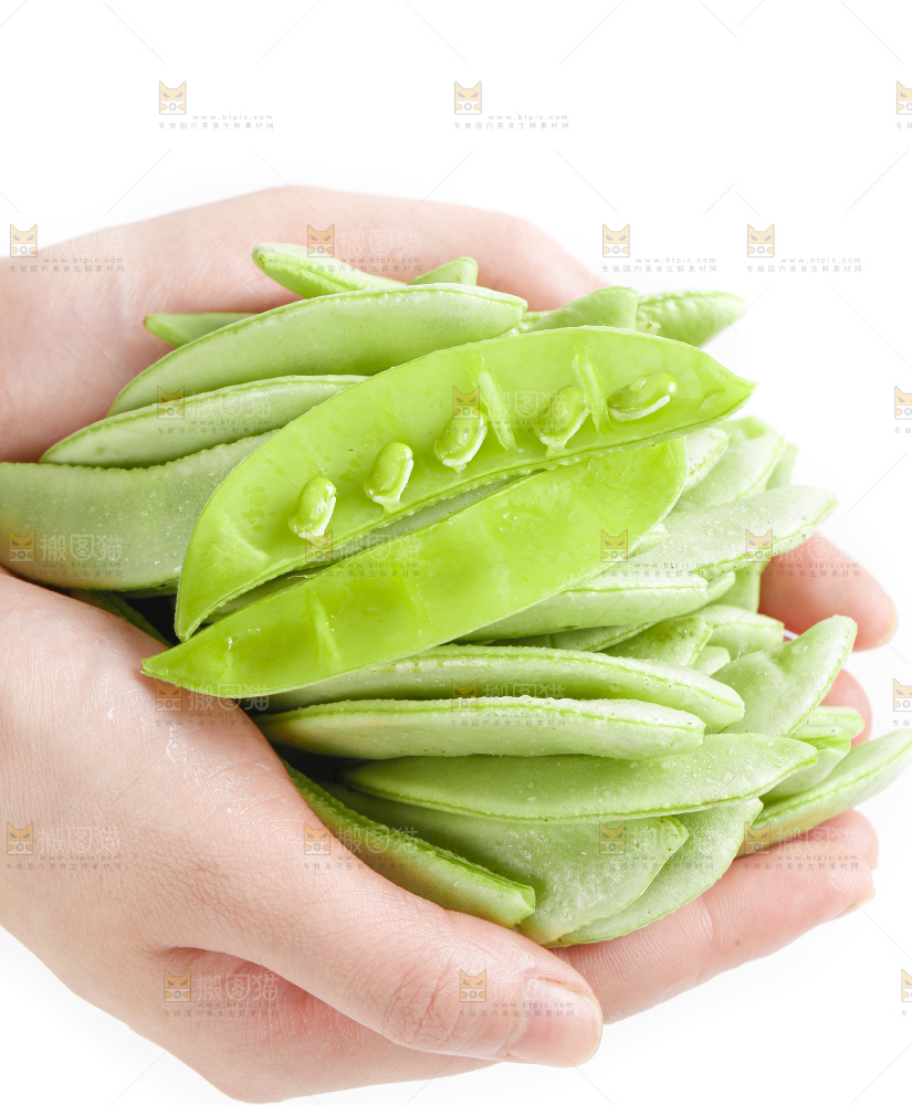 手里捧着一把扁豆
