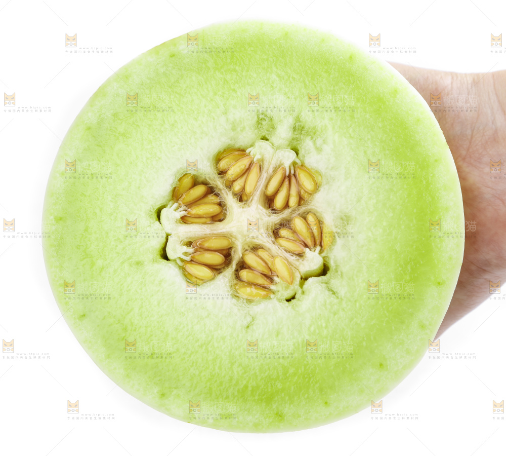 手里拿着玉菇蜜瓜