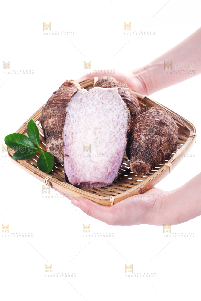 篮子里装着芋头