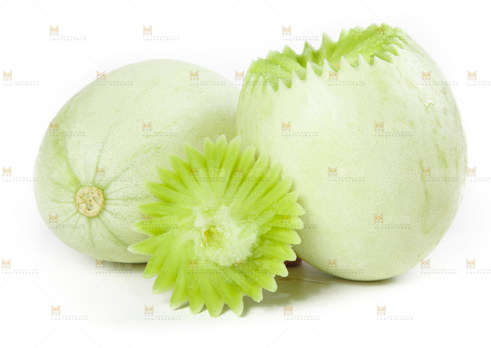 白底上摆放着玉菇蜜瓜