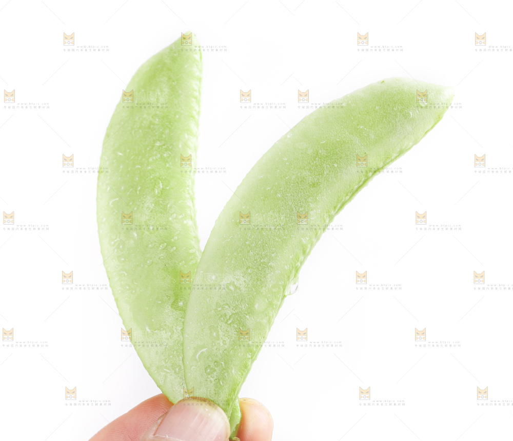 手里拿着扁豆角