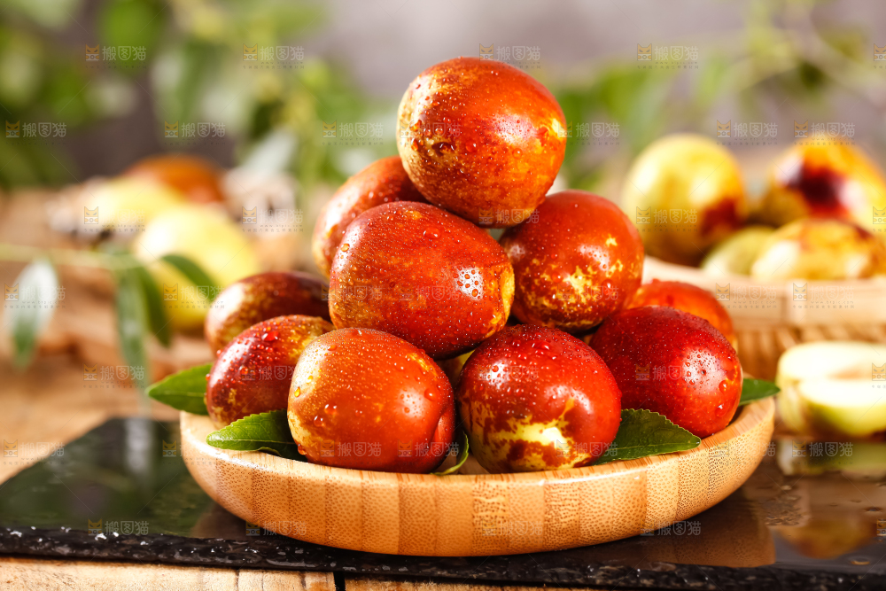 深底上的冰糖枣