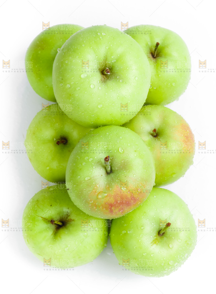 白底上的新鲜苹果