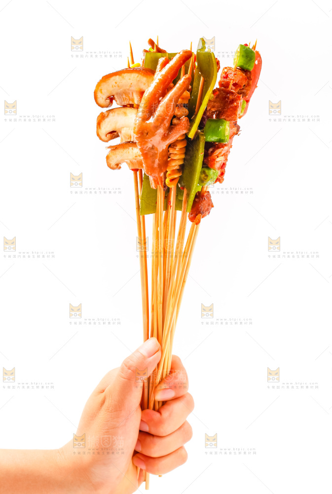 手拿钵钵鸡食材