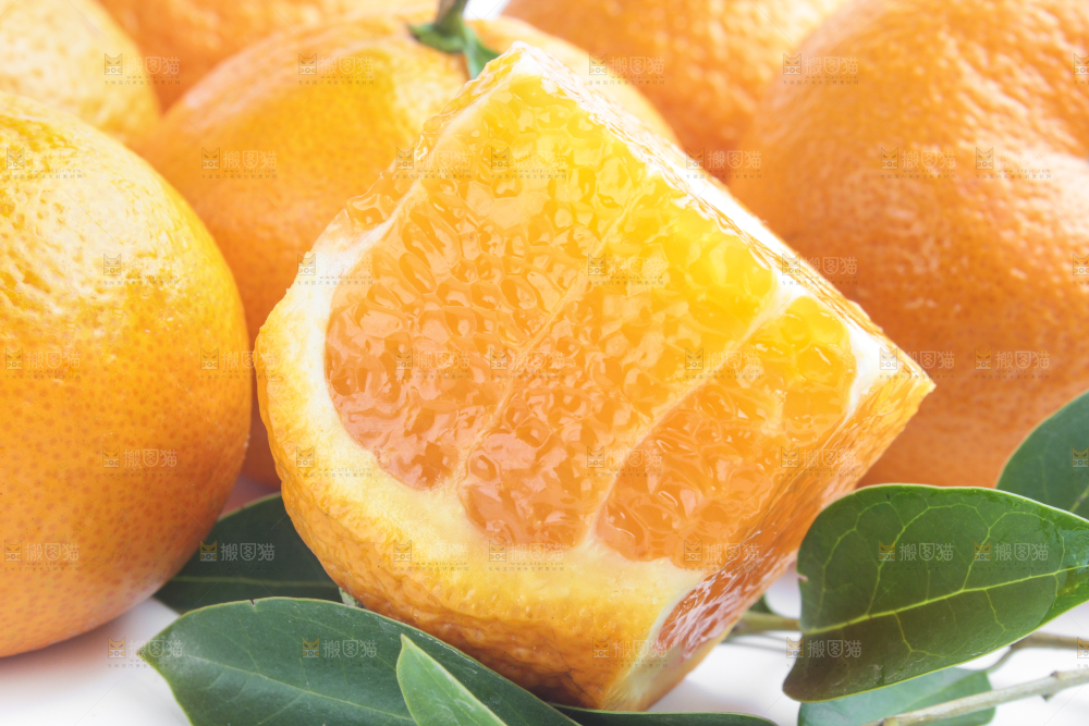 白底上放着四川椪柑