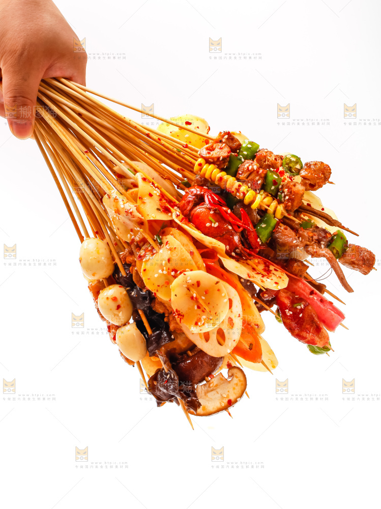 手拿钵钵鸡食材