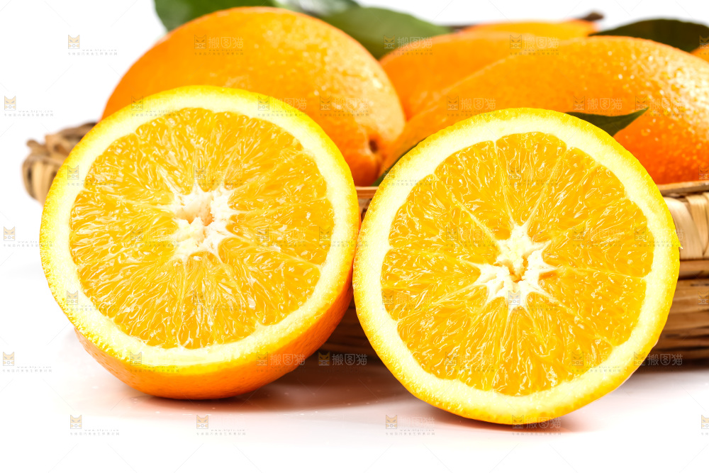 篮子里装着奉节脐橙