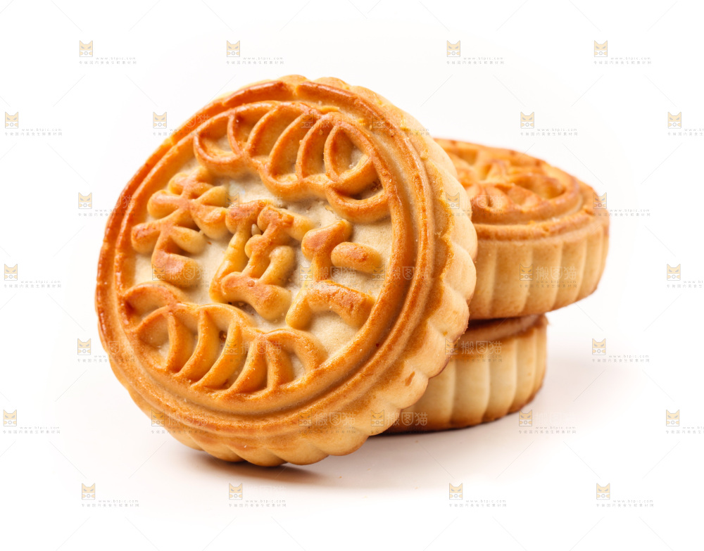 五仁月饼放在白底上