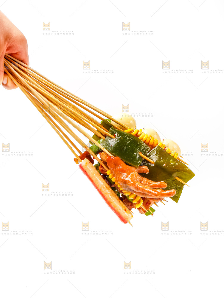 手拿钵钵鸡食材