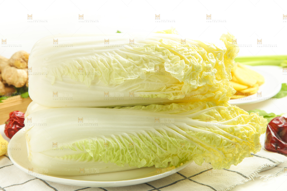 盘子里装着白菜