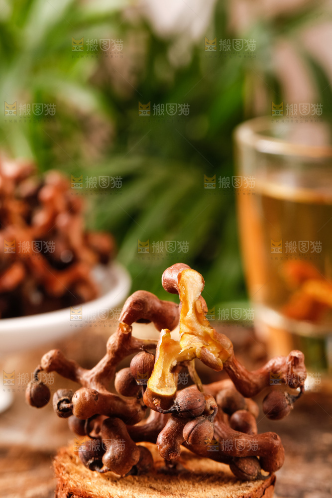 木底上放着拐枣