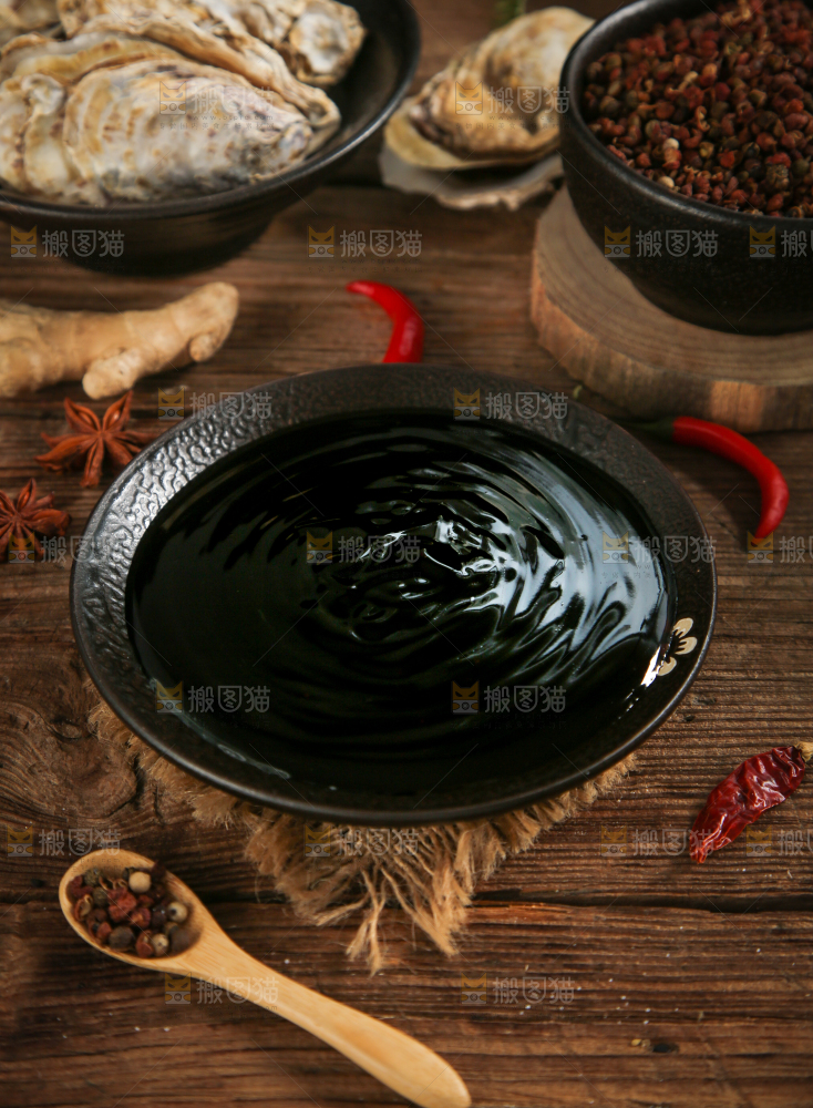 盘子里的蚝油