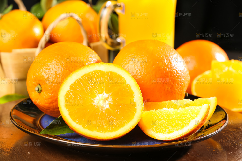 黄板子上的脐橙