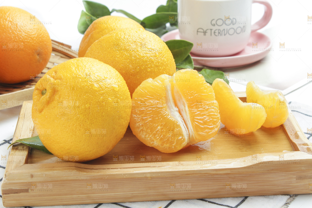 盘子里装着四川丑橘