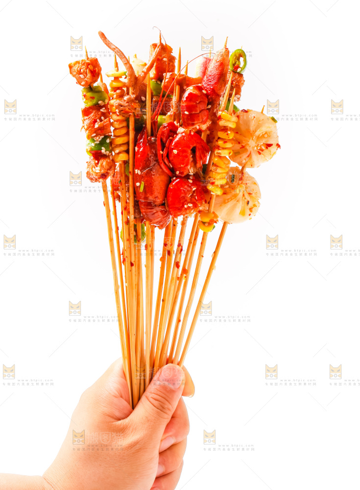 手拿钵钵鸡食材