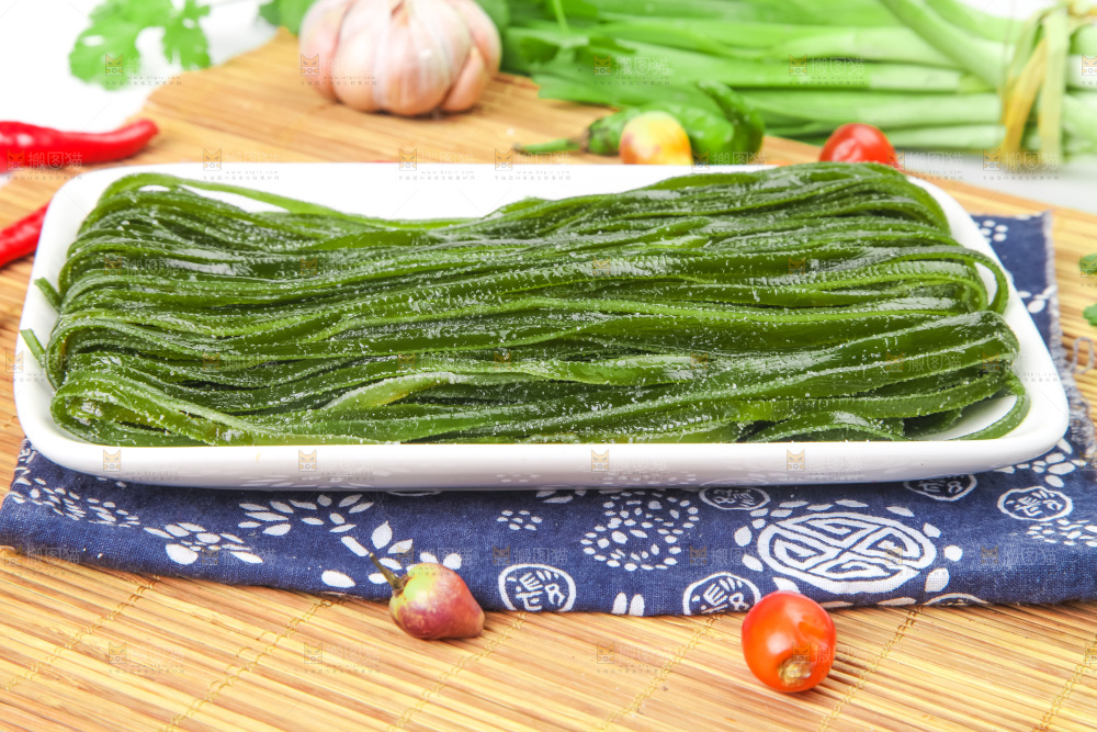 盘子里的海带丝
