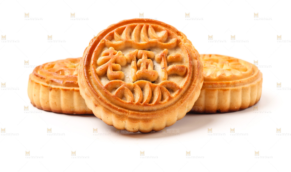 五仁月饼放在白底上