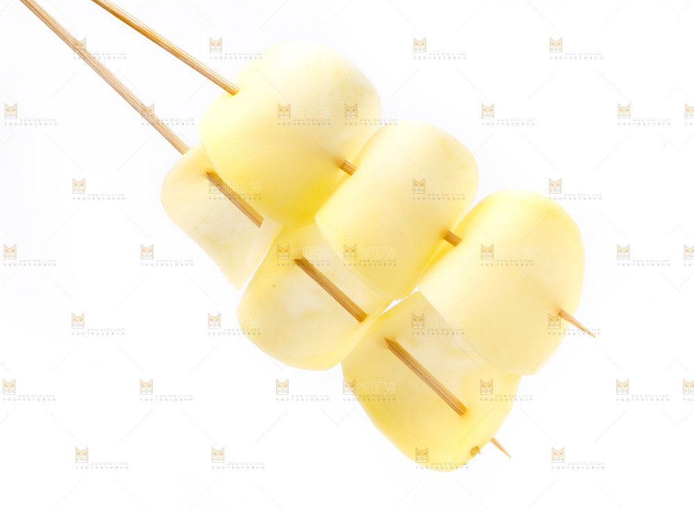 白底上的土豆串