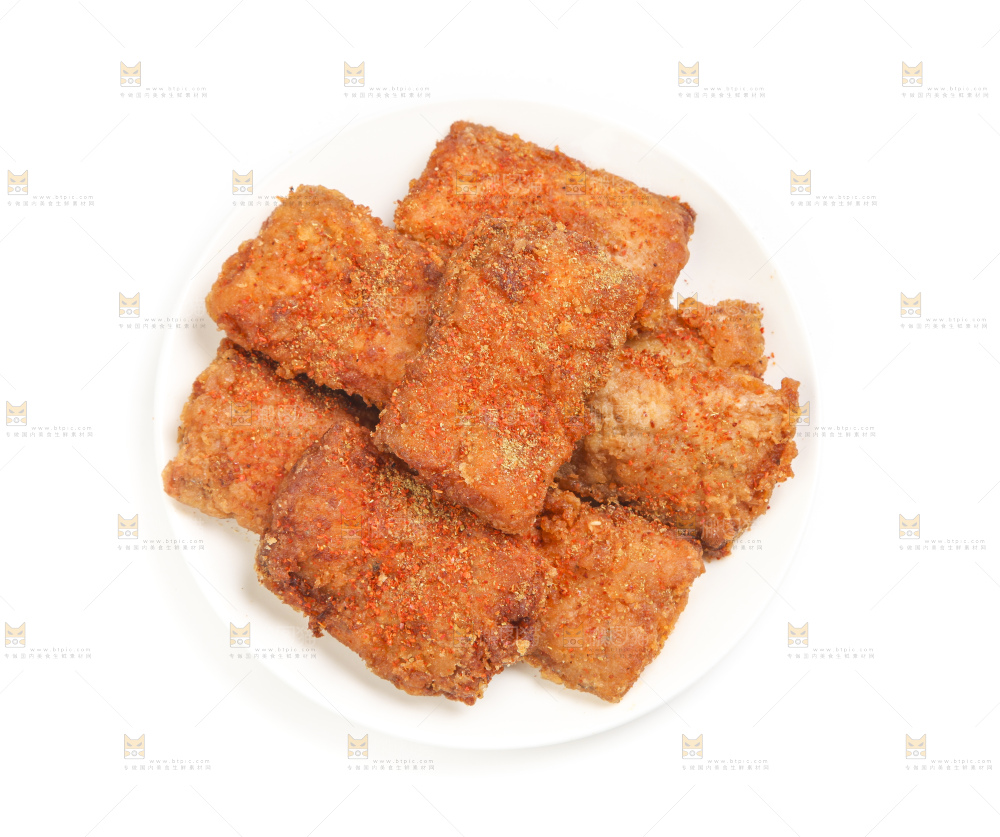盘子里装着香酥带鱼