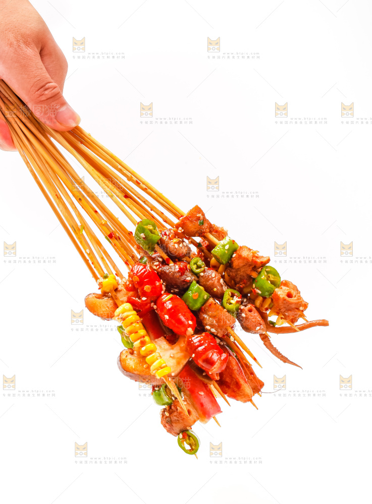手拿钵钵鸡食材