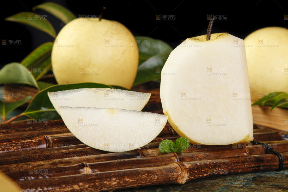 竹底上的河北皇冠梨
