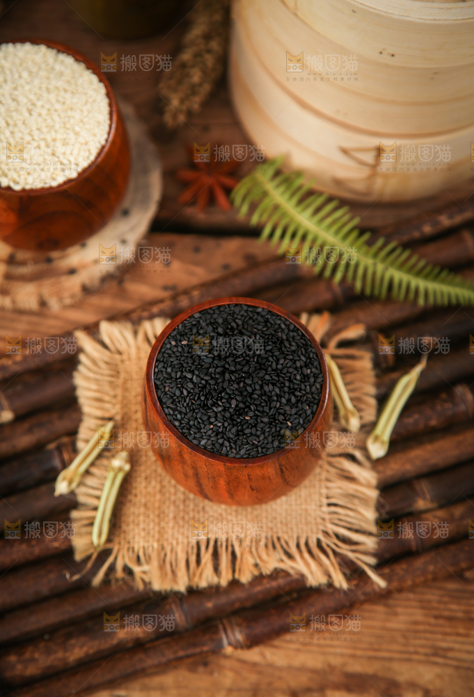 碗里装着黑芝麻