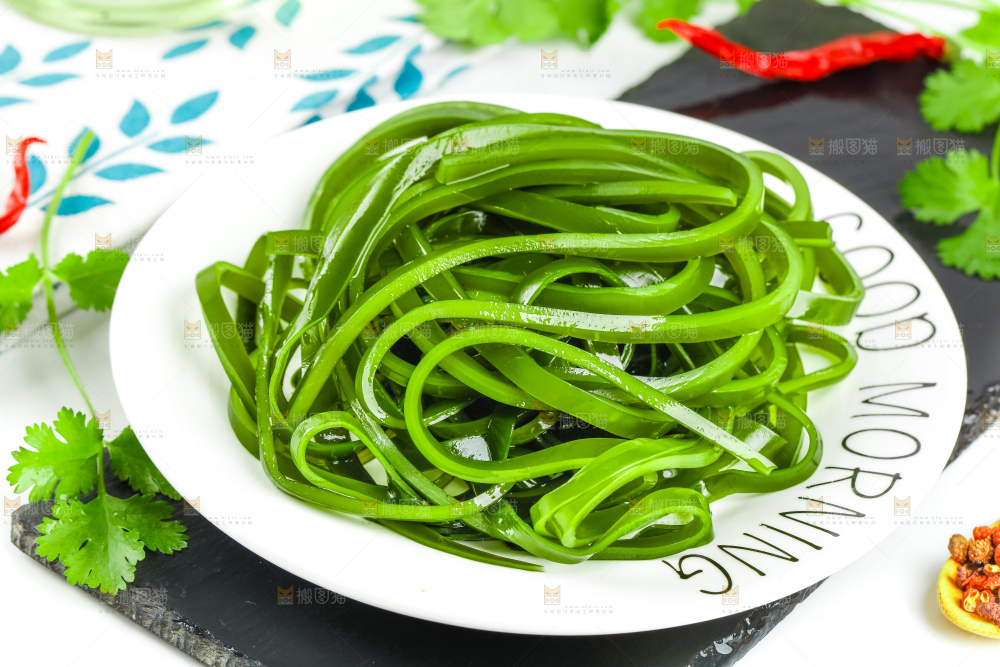 盘子里的海带丝
