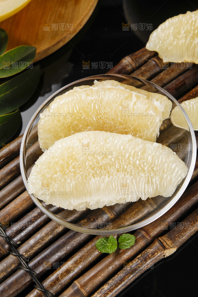 碗里装着福建白肉蜜柚
