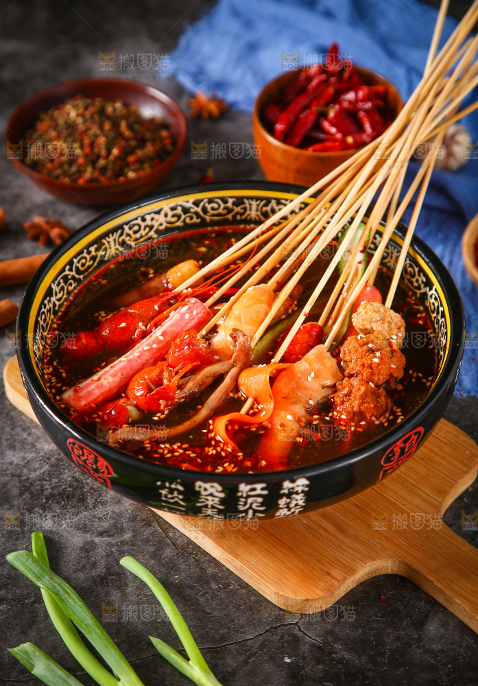 石板上的钵钵鸡
