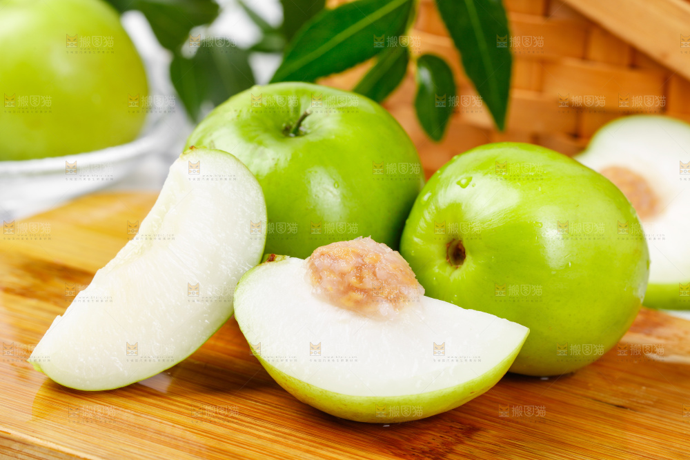 木板上的牛奶大青枣