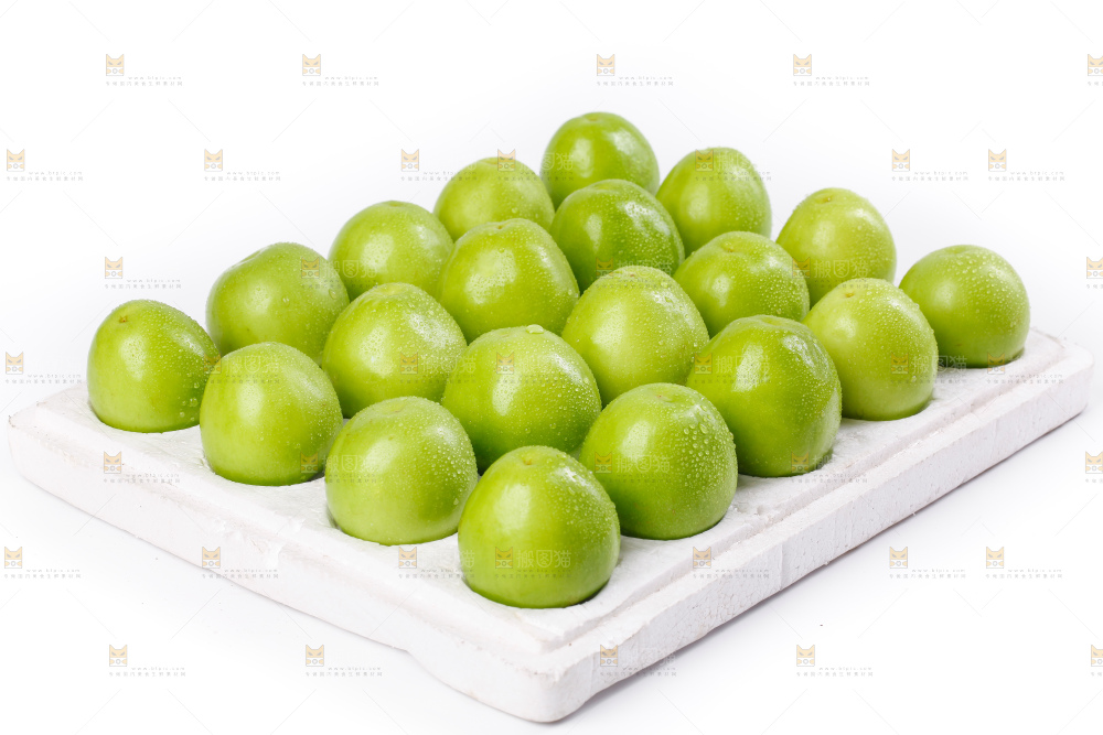 盒子里装着牛奶大青枣