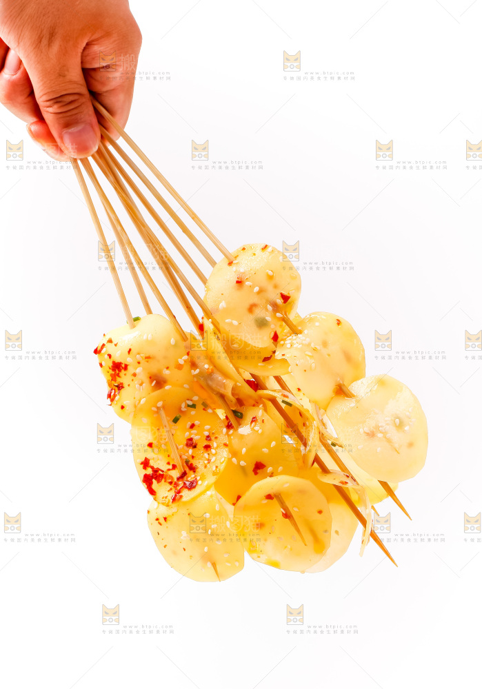 手拿钵钵鸡食材
