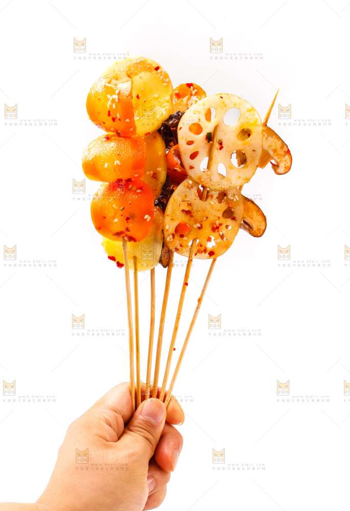 手拿钵钵鸡食材