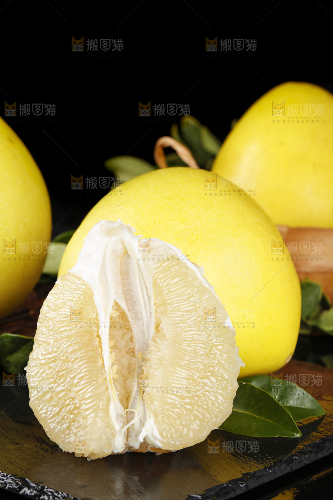 石板上的福建白肉蜜柚