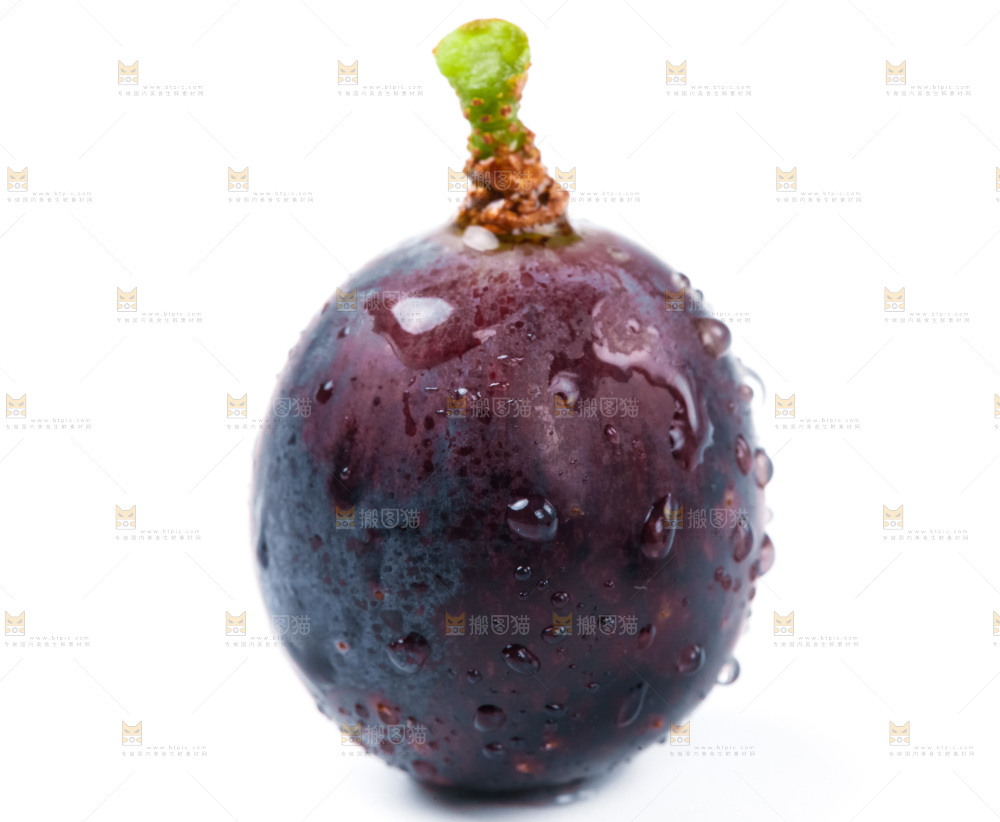 白底上放着云南夏黑葡萄