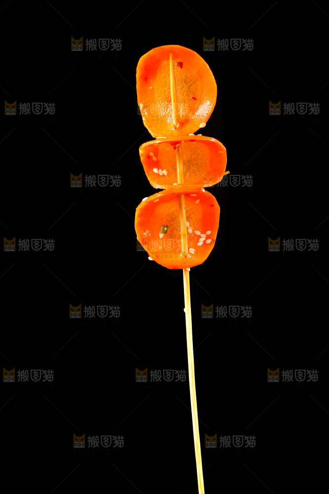 黑底上的土豆串