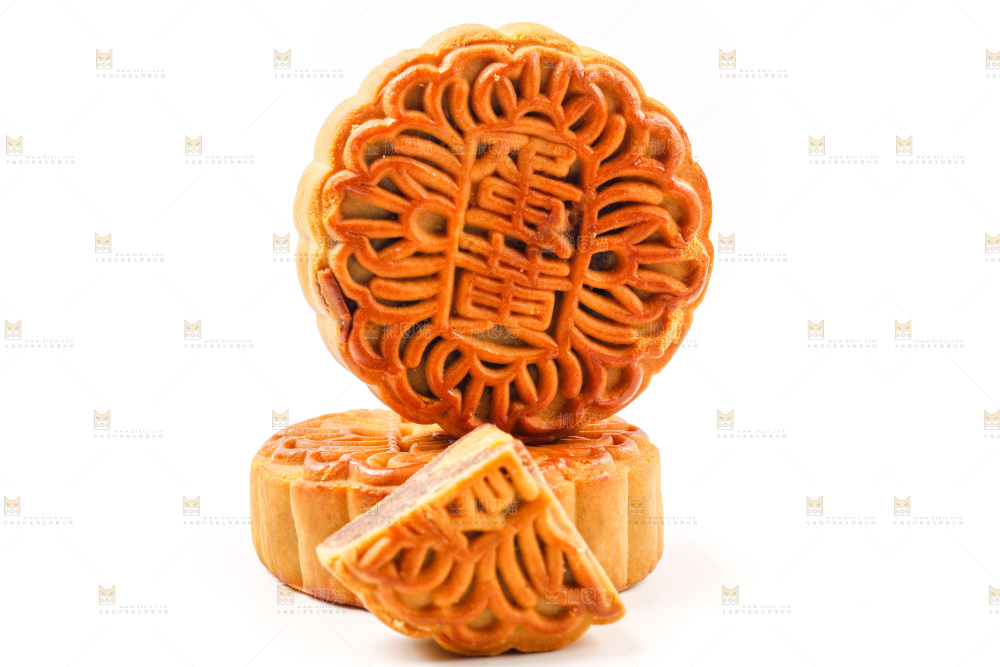 白底上的蛋黄月饼