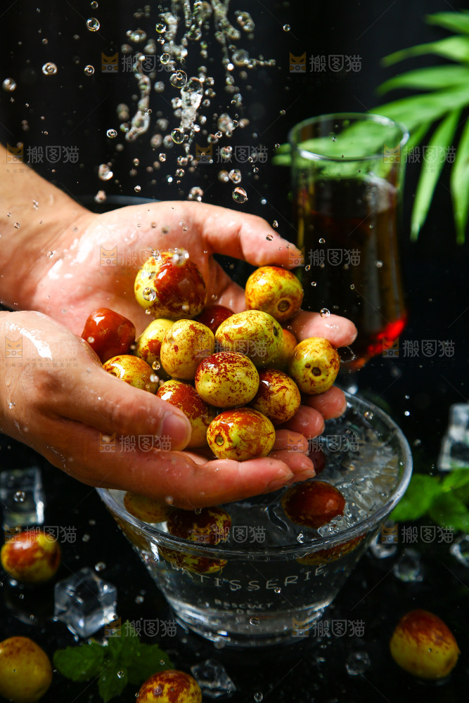 手拿冬枣