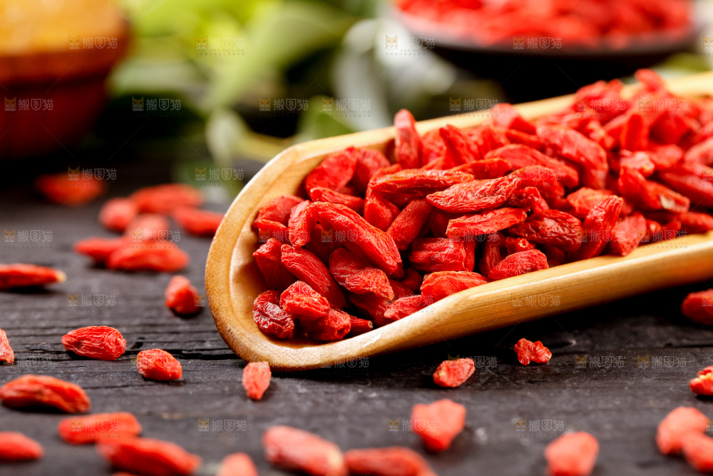 深底上放着宁夏枸杞