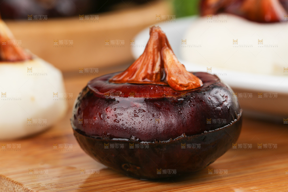 木板上放着广西马蹄