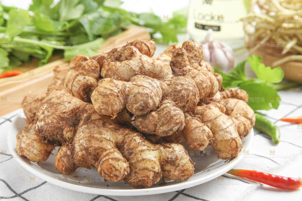 盘子里的小黄姜