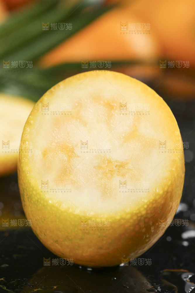黑石板上的广西金钱橘