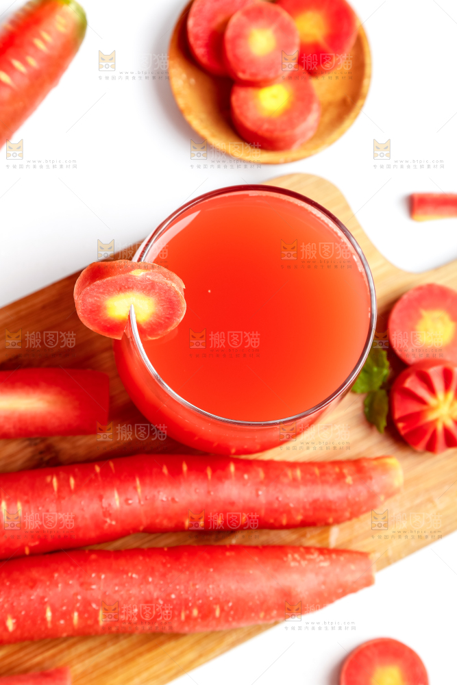 木板上的水果胡萝卜