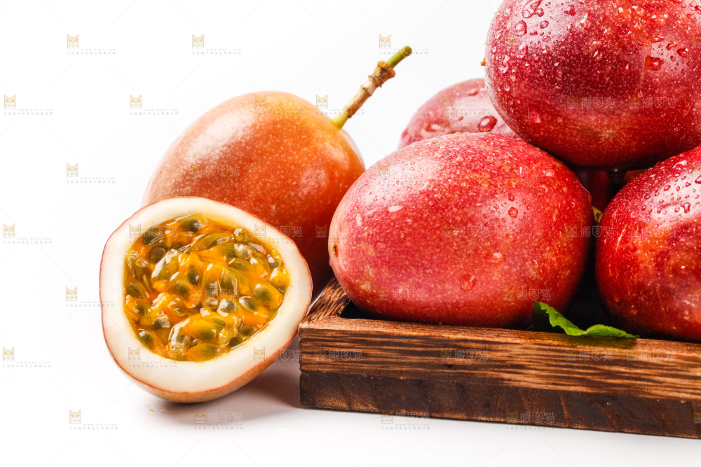 白底上放着广西百香果