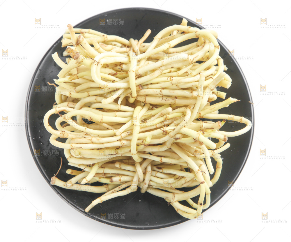 盘子里装着湖北鱼腥草