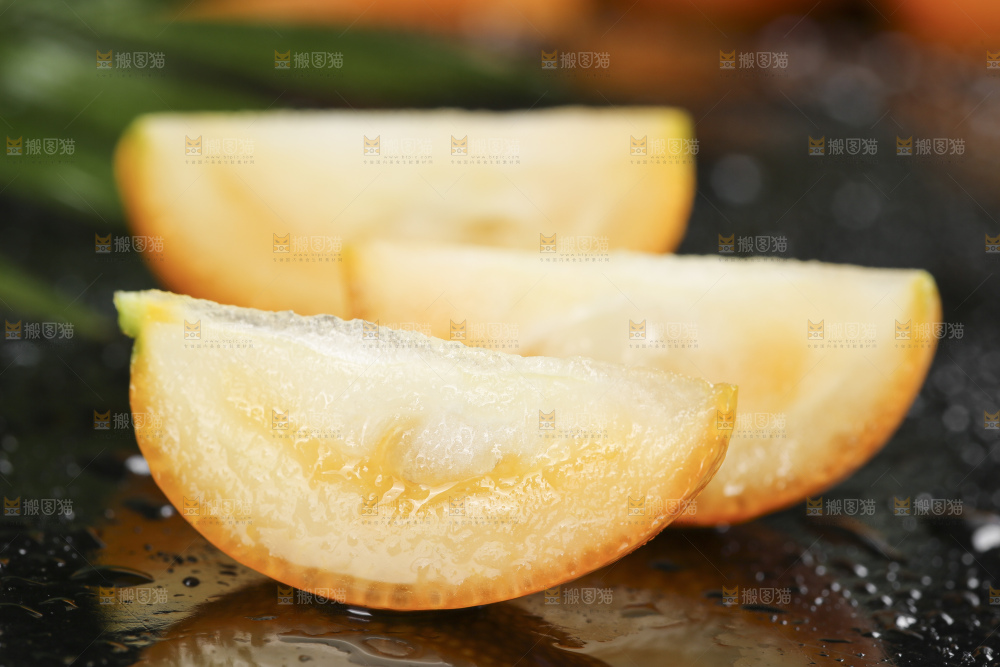 黑石板上的广西金钱橘