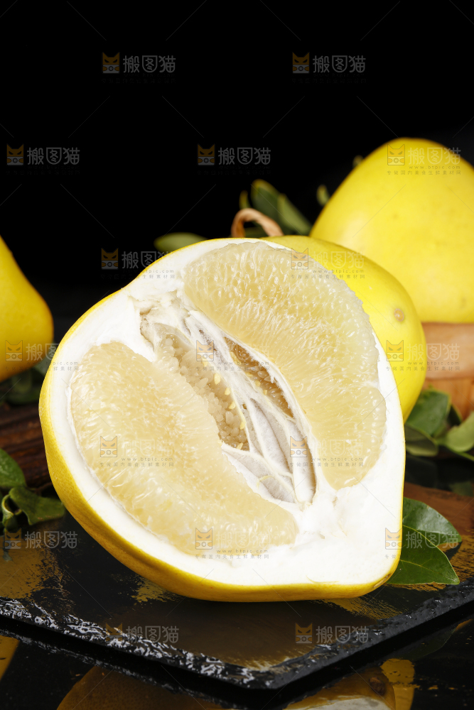 石板上的福建白肉蜜柚