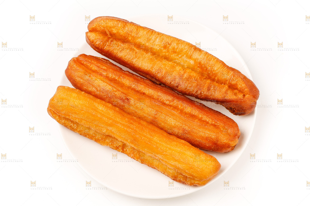 白底上的油条