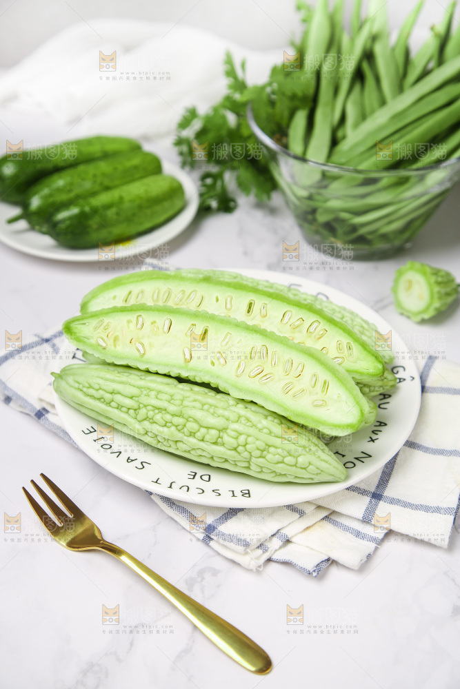 浅底上的苦瓜