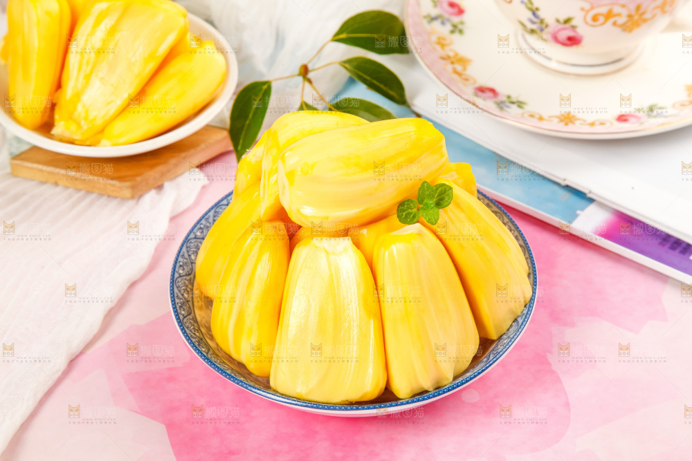 盘子里的泰国黄心菠萝蜜